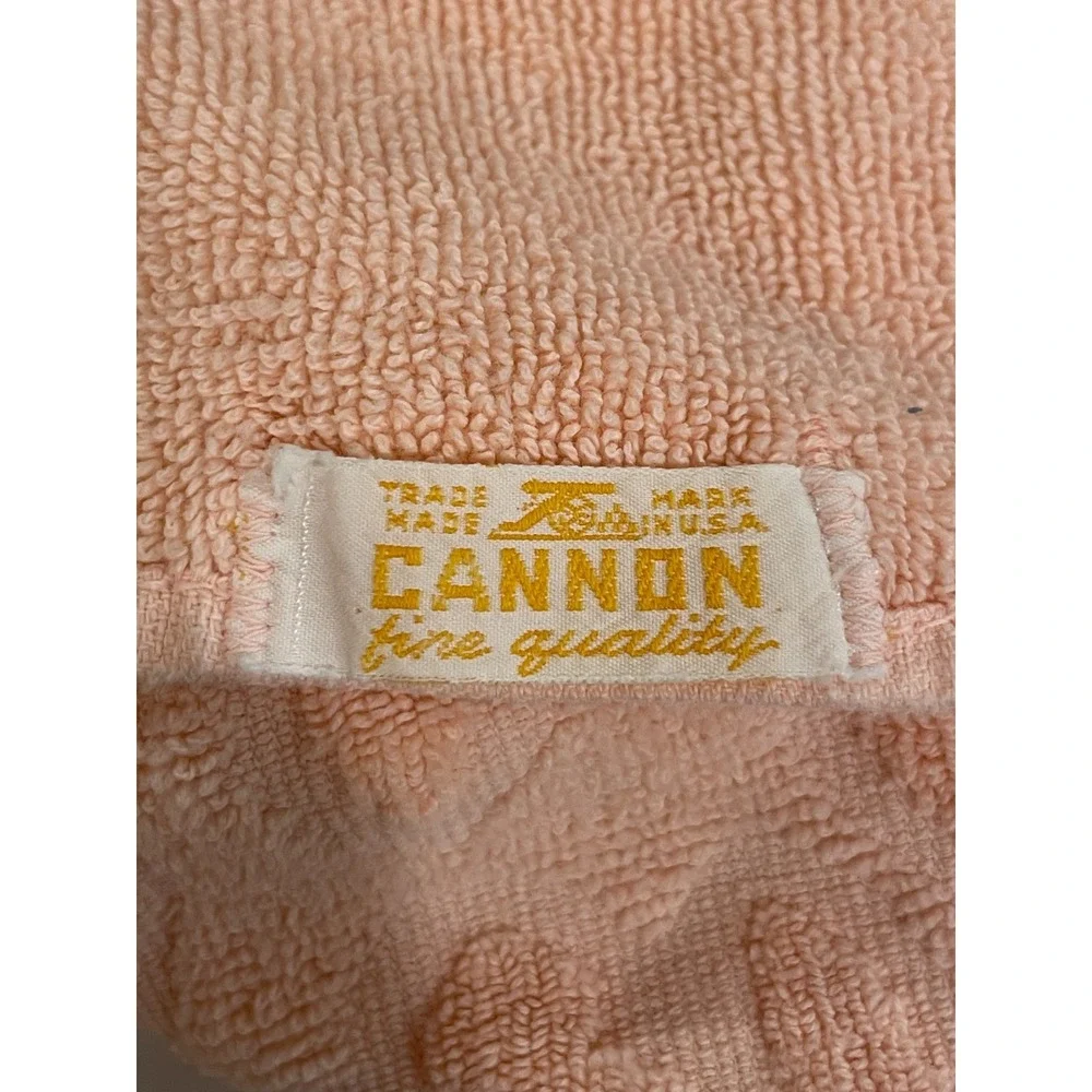 Vintage Cannon Hand Towel Pink Floral Leaf‎ Rose Sculpted Cotton USA Flawed